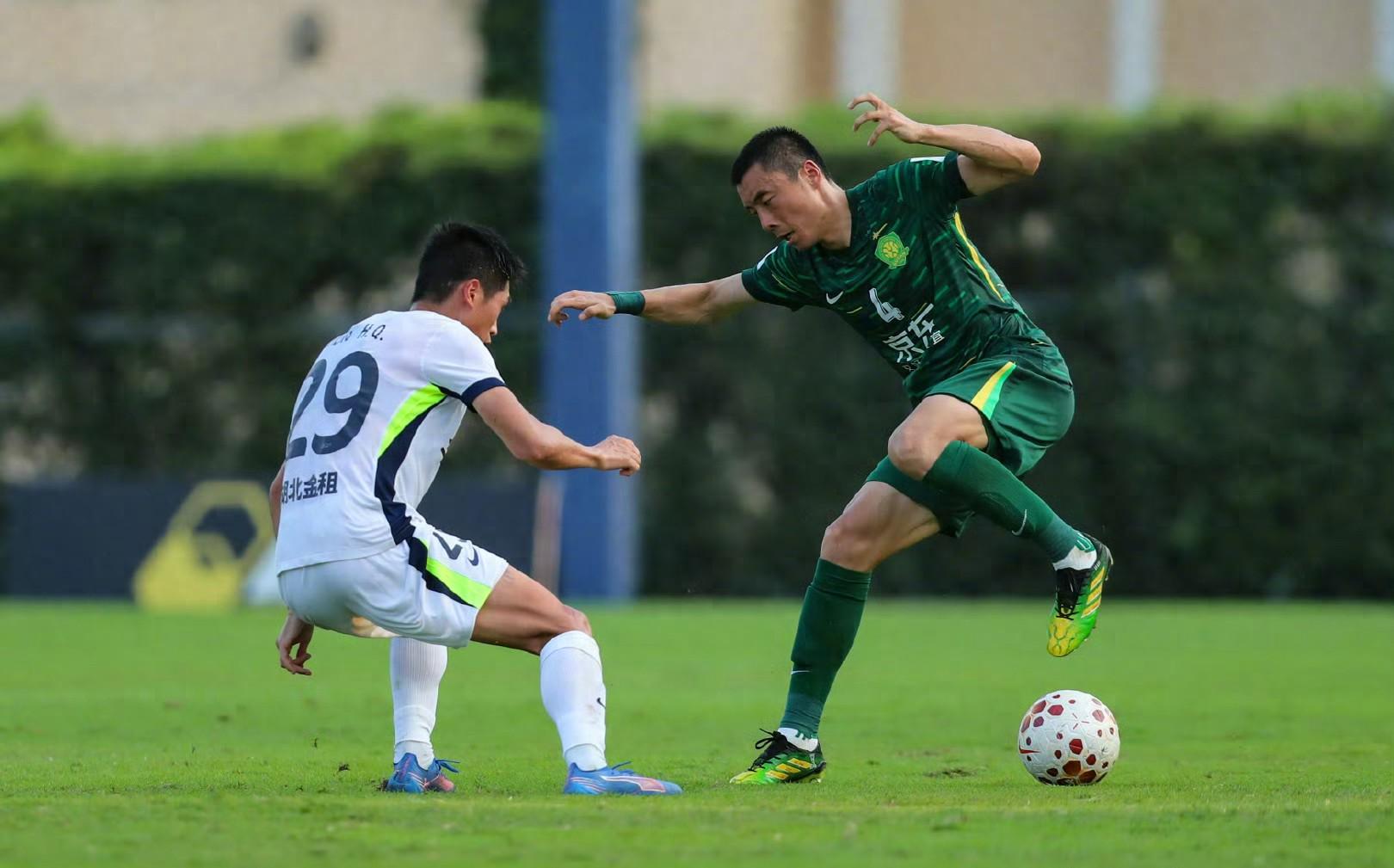 星空体育-李磊伤了国安新援首秀改位置成功，蒙哥推翻无效控球 激活张玉宁
